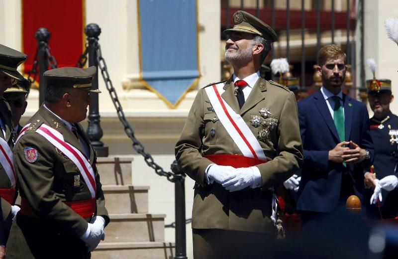 El rey entrega nuevos despachos en la Academia General Militar