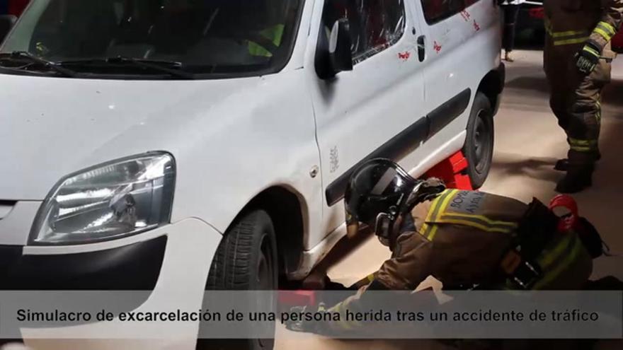 Simulacro de excarcelación en un accidente de tráfico en Badajoz