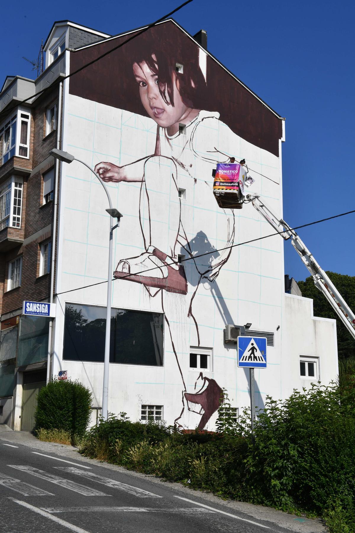 Las fachadas de Cambre se llenan de color con el Cromático Mural Fest Las fachadas de Cambre se llenan de color con el Cromático Mural Fest