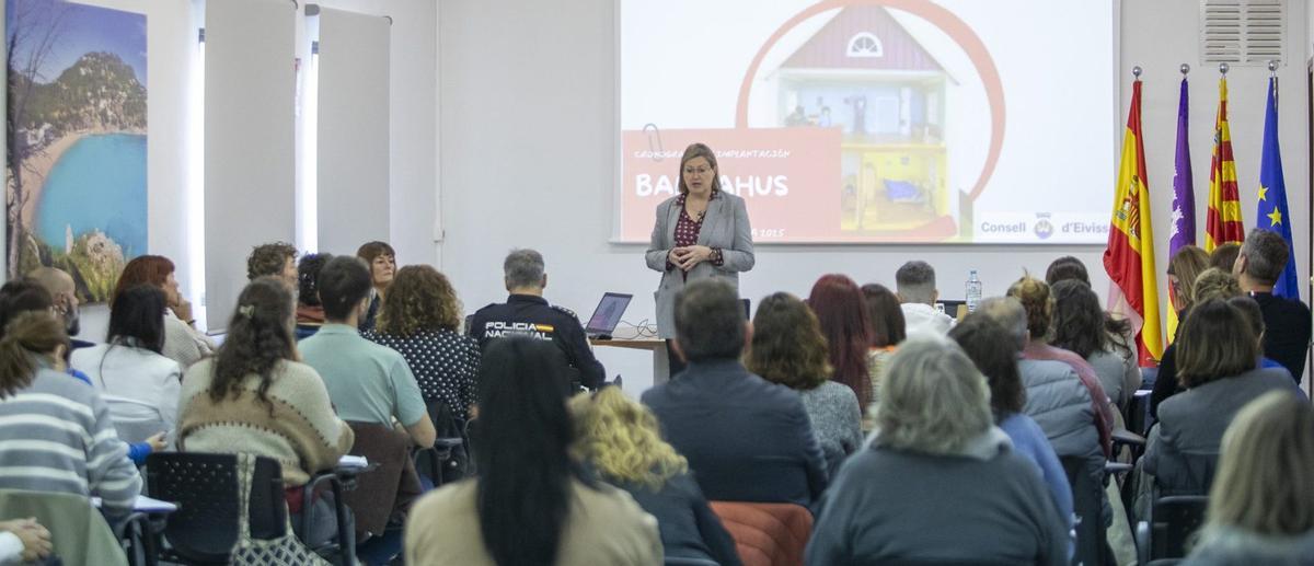 Un momento de la sesión formativa celebrada este martes sobre el modelo Barnahus. | CIE