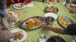 Barcelona. 21 de noviembre del 2025. Radiografía sobre la realidad de los comedores escolares catalanes, en la escuela Poeta Foix de Barcelona. Fotos de Sandra Roman