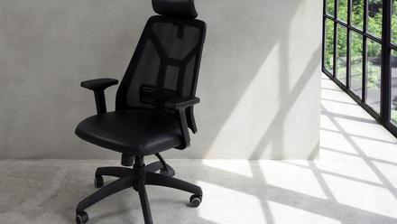 Si tienes dolores de espalda trabajando en casa, prueba esta silla ergonómica rebajada