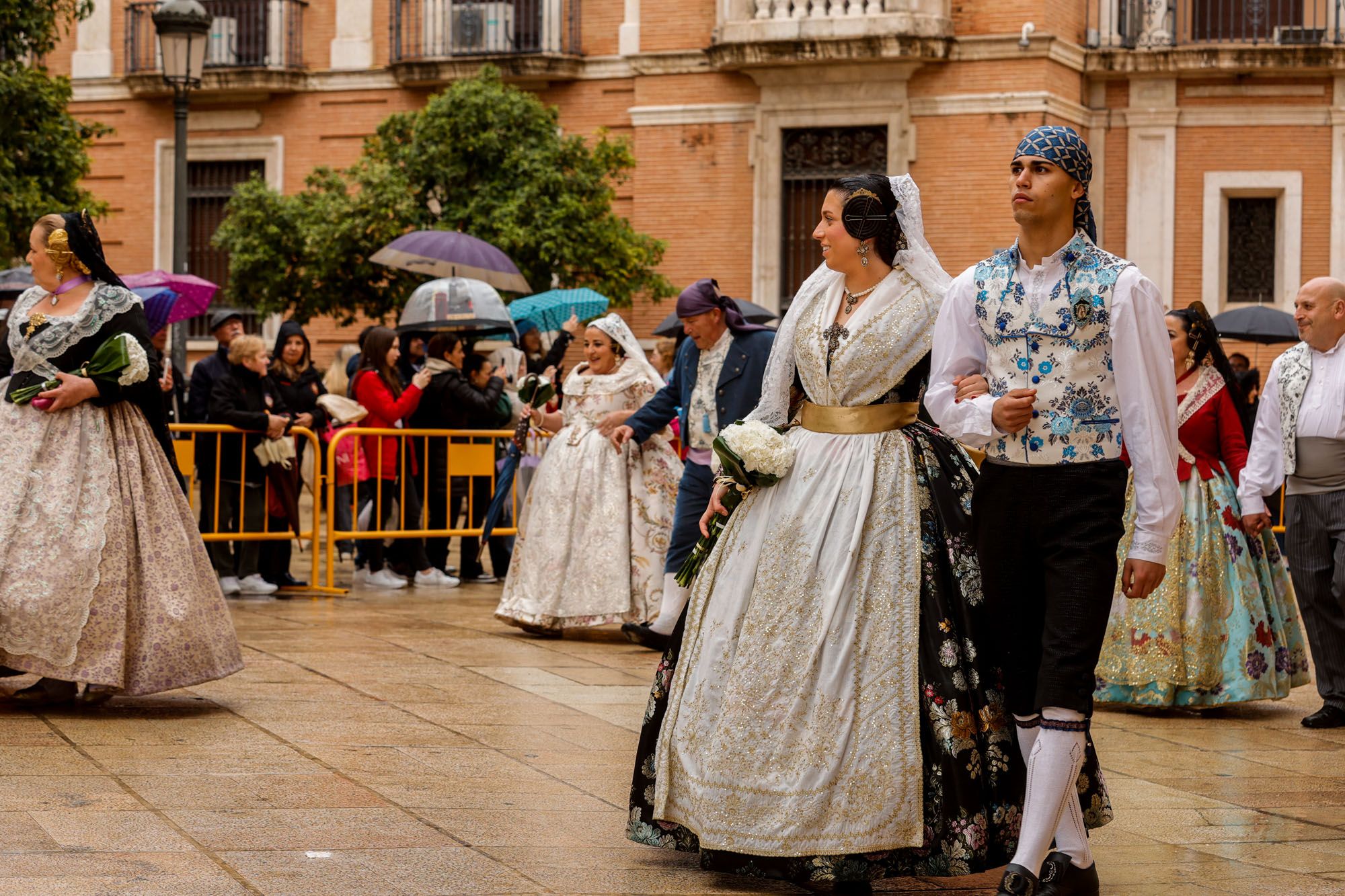 Todas las fotos de la Ofrenda del 18 de marzo por la calle San Vicente hasta las 17 horas