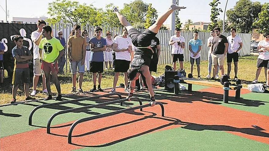 El ‘street work out’ estrena su nuevo parque deportivo