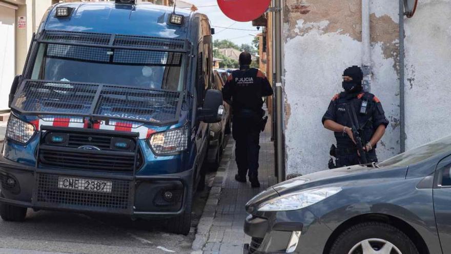 Cinc detinguts, tres d&#039;ells Mossos d&#039;Esquadra, per una trama de tràfic de drogues a Santa Coloma de Farners