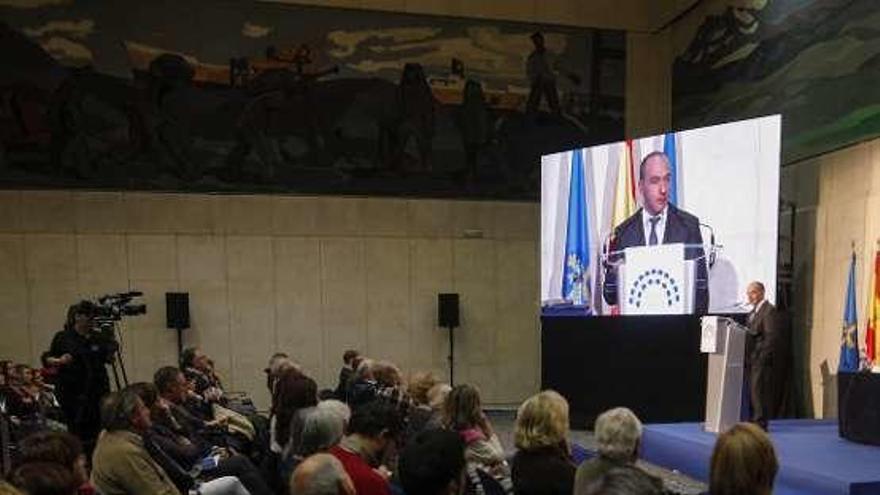 Lleno en la conferencia de David Arbesú