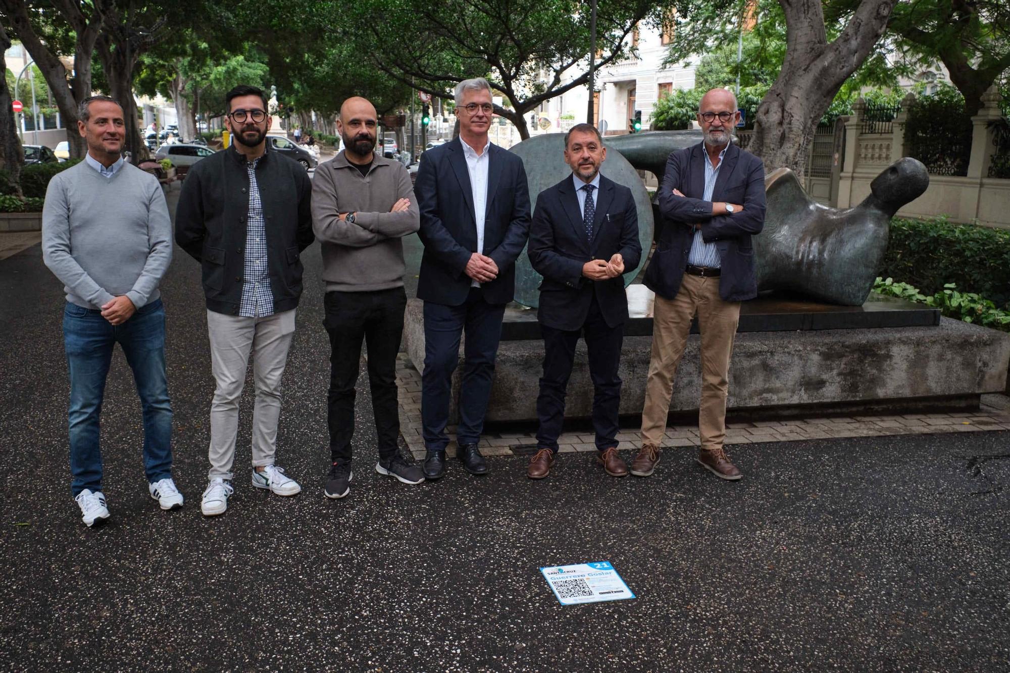 Presentación de la identificación de las esculturas en la calle