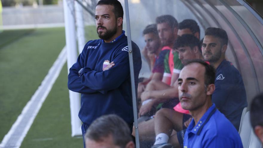 Santi Rico conoce su peor racha al frente del Eldense