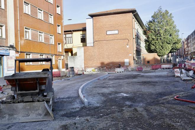 Las obras en el entorno de la Escuela cogen carrerilla (en imágenes)