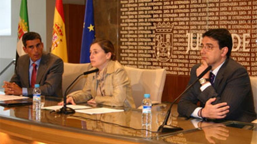 Los hospitales de Badajoz y Cáceres aplicarán a sus paciente un programa para dejar de fumar