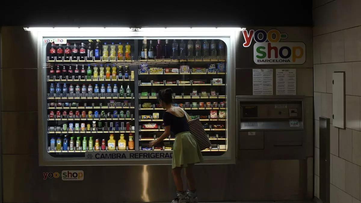 Maquina expendedora de productos diversos.