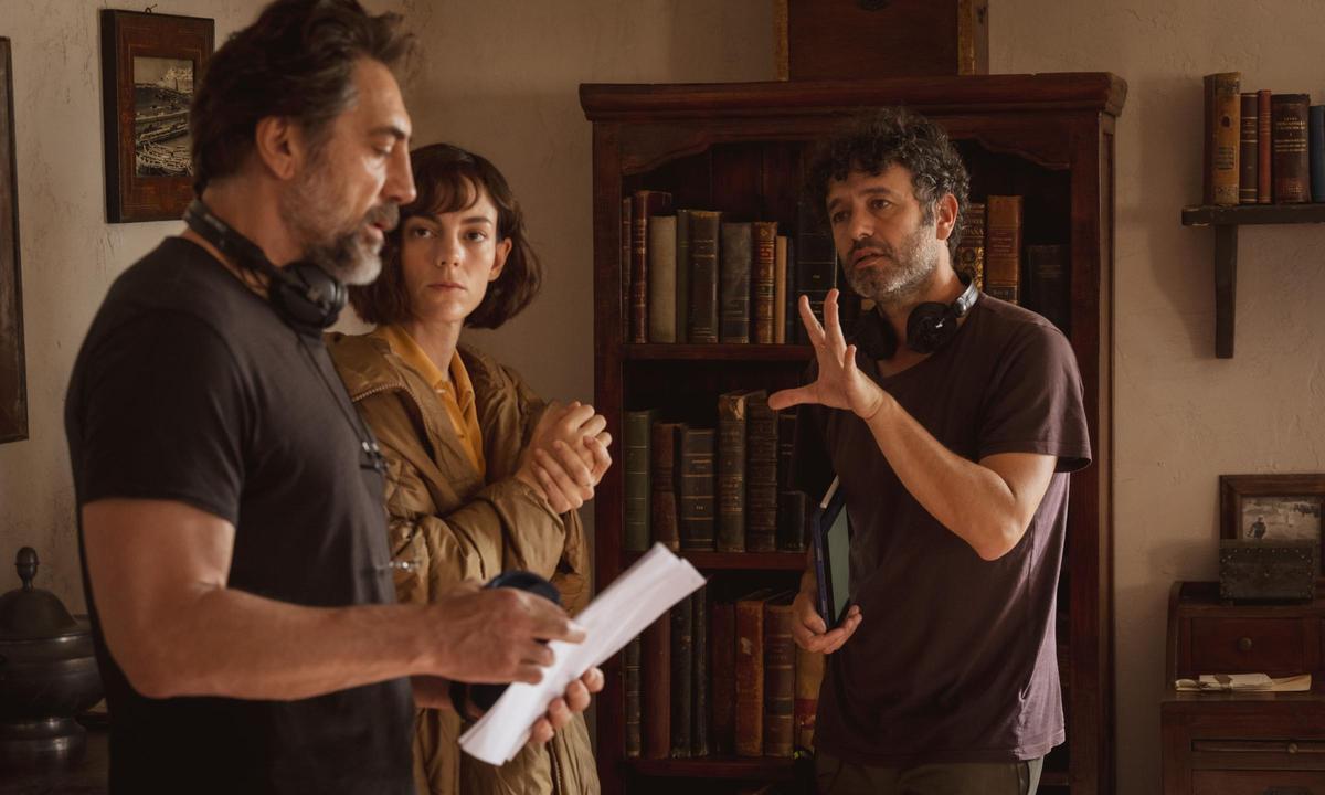 Javier Bardem, Victoria Luengo y Rodrigo Sorogoyen, durante el rodaje de 'El ser querido'