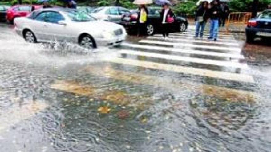 200 alumnos del IES Zurbarán se quedan sin clases por la lluvia