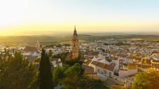 Unas turistas escogen un pueblo “de invierno” para una escapada en Sevilla y alucinan con lo que encuentran: “Es perfecto…”