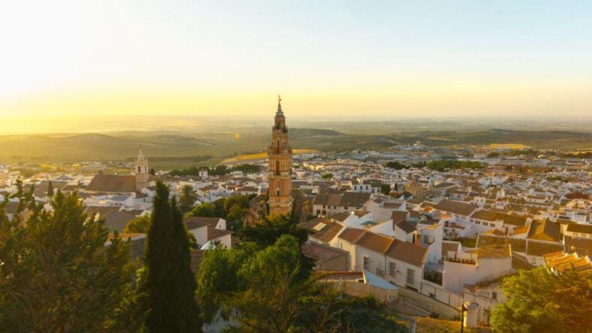 Unas turistas escogen un pueblo “de invierno” para una escapada en Sevilla y alucinan con lo que encuentran