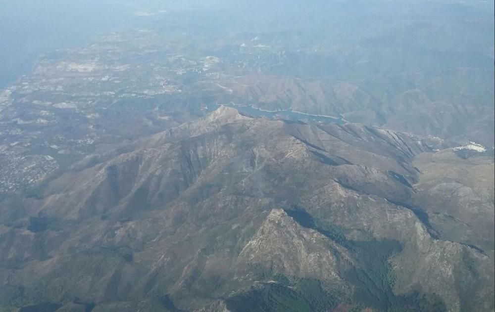 Incendio forestal en la zona de La Concha en Marbella