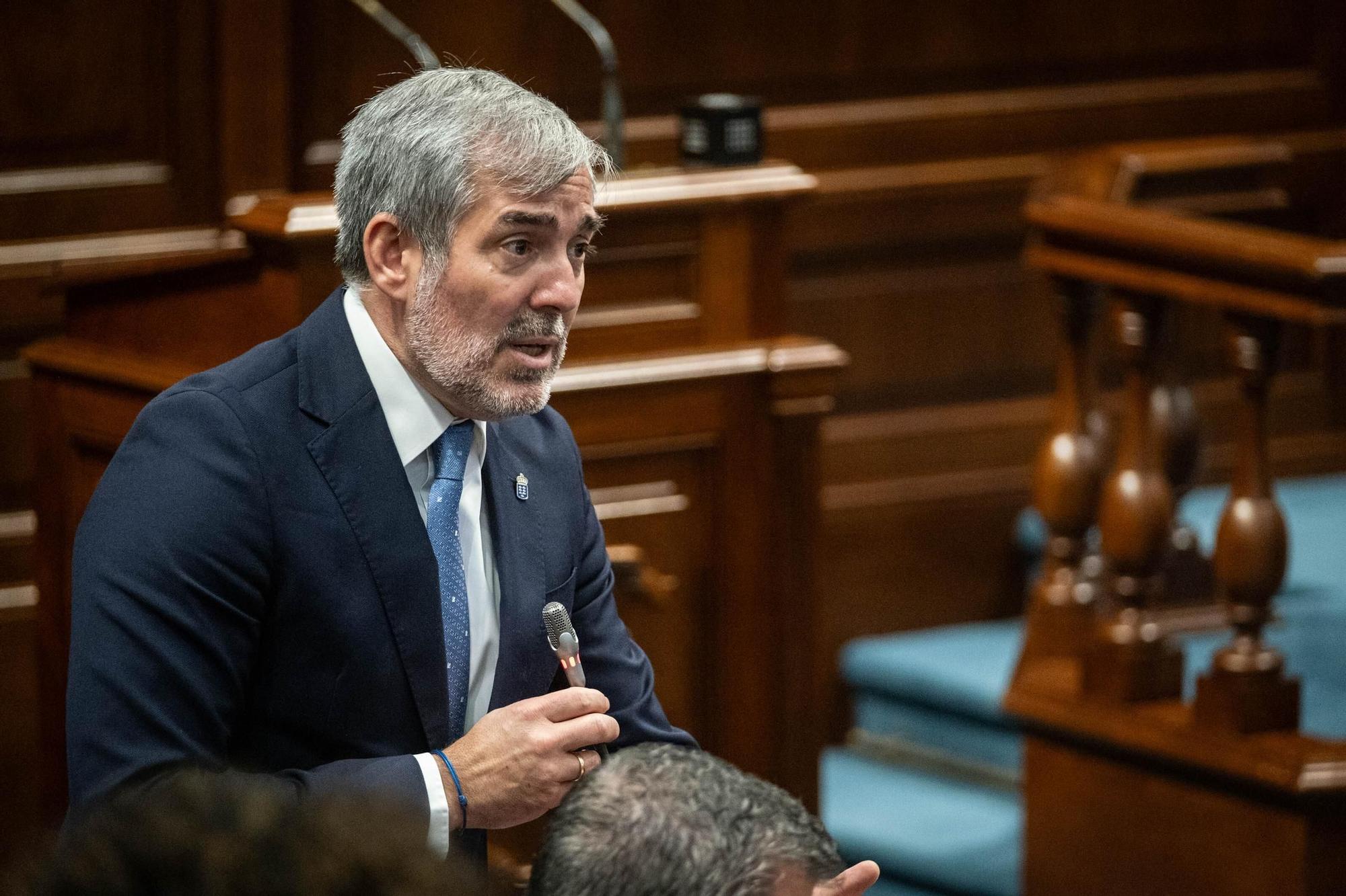 Pleno del Parlamento de Canarias (12.12.09)