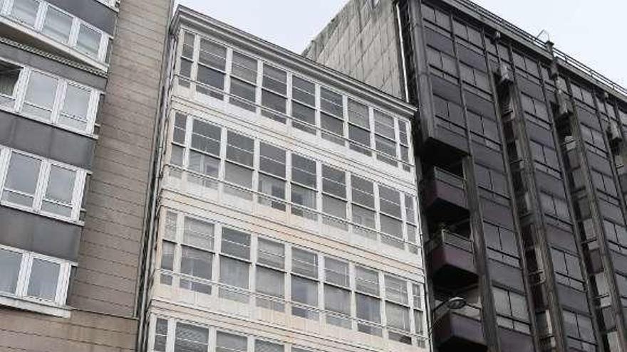 Edificio número 9 de la plaza de Ourense.