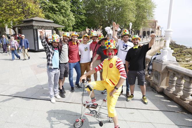 Las despedidas de soltero toman Gijón (en imágenes)