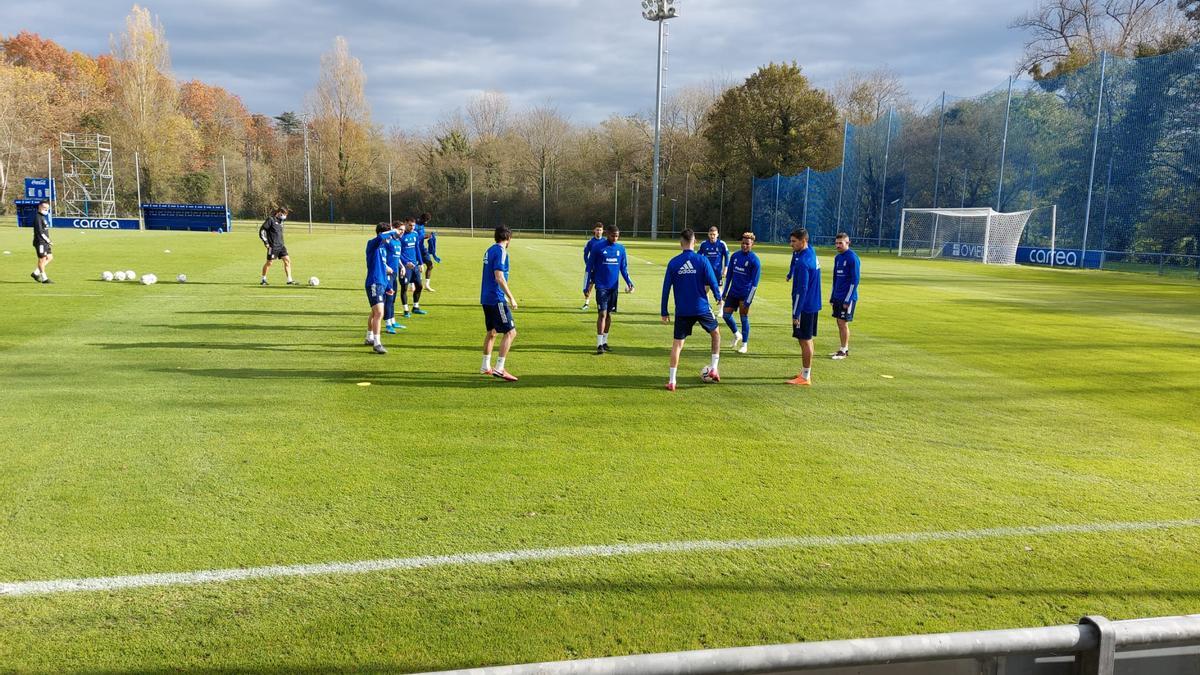 El buen rollo en el entrenamiento del Oviedo