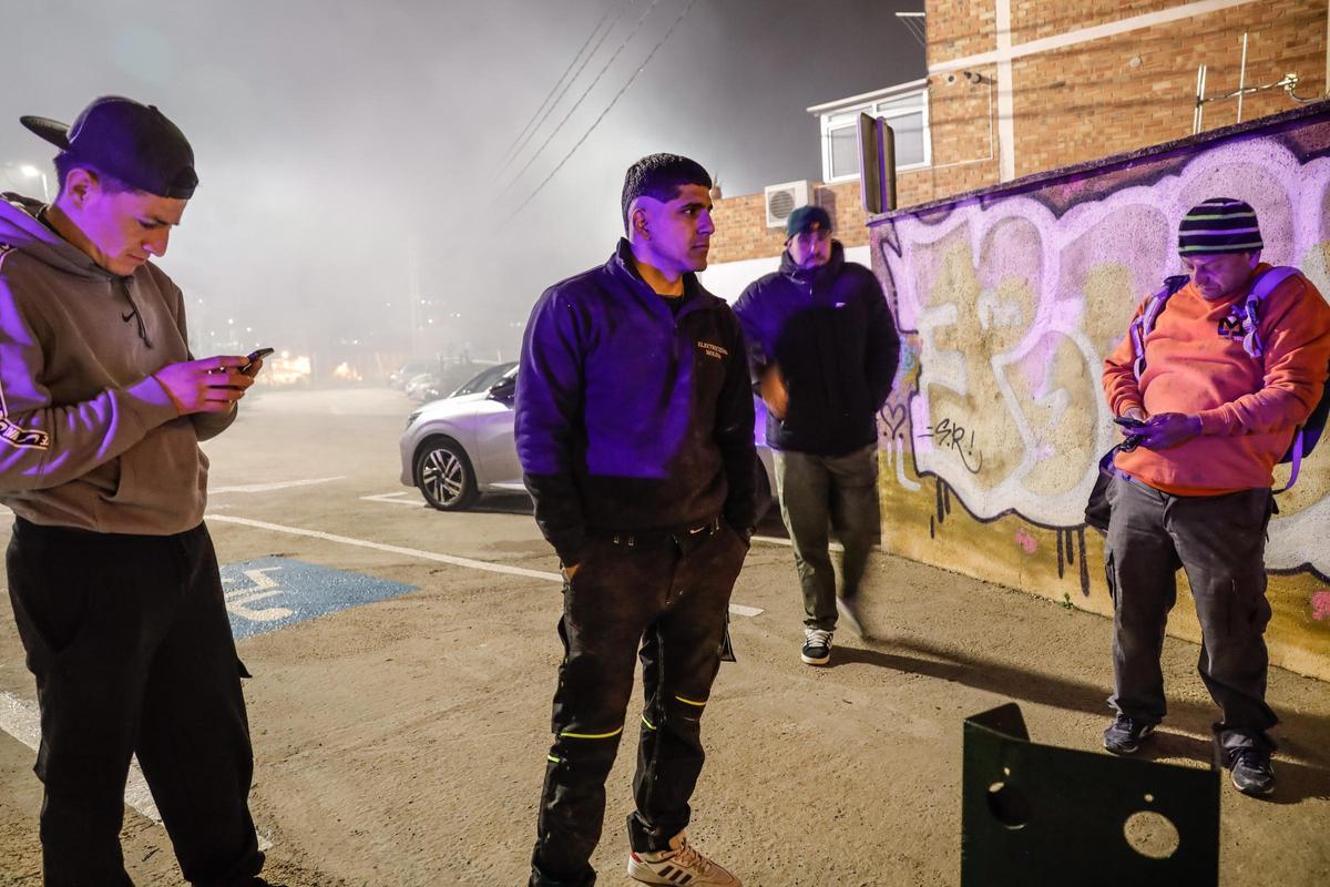 Imágenes del incendio de coches en Alcoy