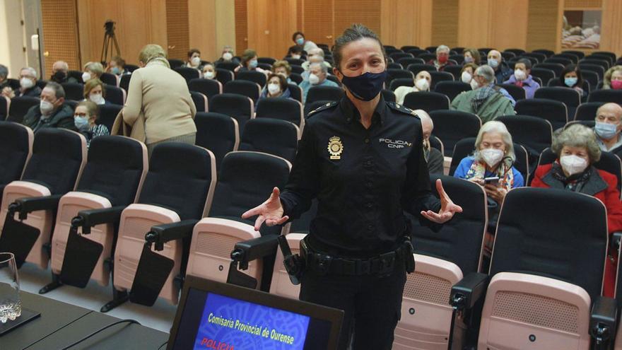 Mayores precavidos ante el aumento del ciberdelito: “Recibimos llamadas raras”