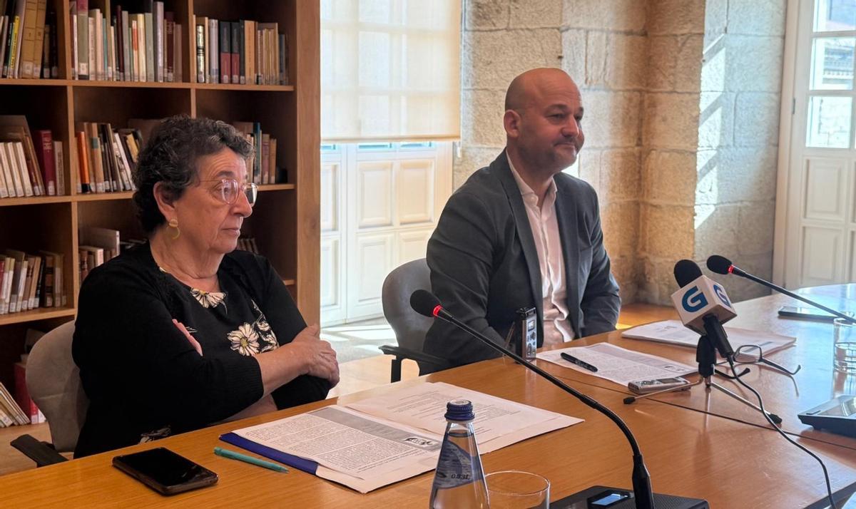A presidenta do Consello da Cultura Galega, Rosario Álvarez, e o responsable do 'Barómetro da cultura galega 2024', Håkan Casares