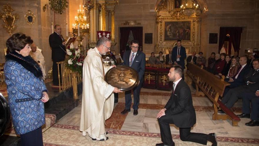 La Basílica de la Vera Cruz acogió la celebración de Los Armaos.