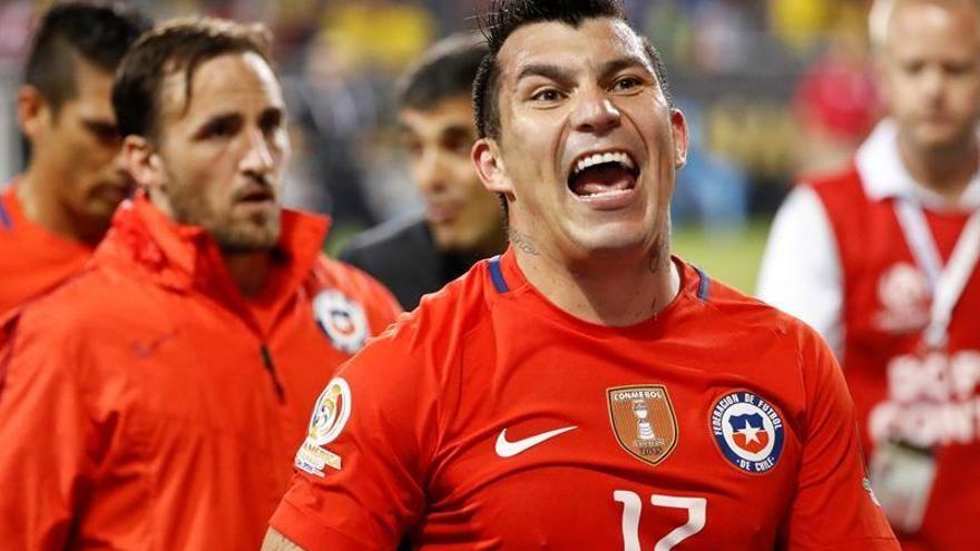 Chile repite final con un vendaval de juego de once minutos ante Colombia(2-0)