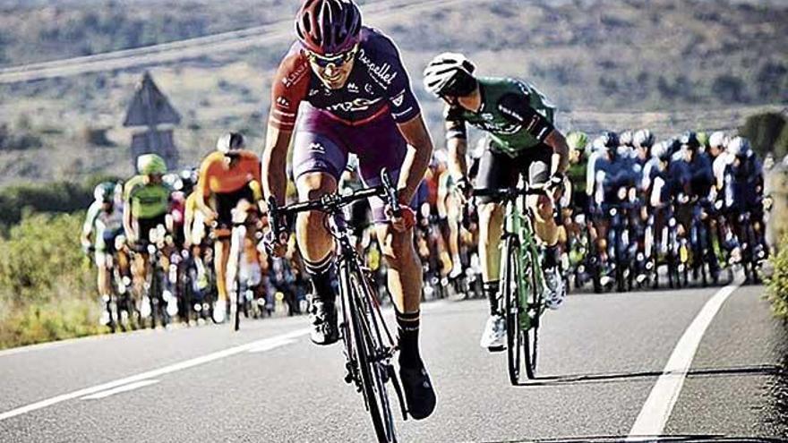 Jaume Sureda aparece en cabeza de carrera en una de las tres etapas de la Vuelta a Madrid.