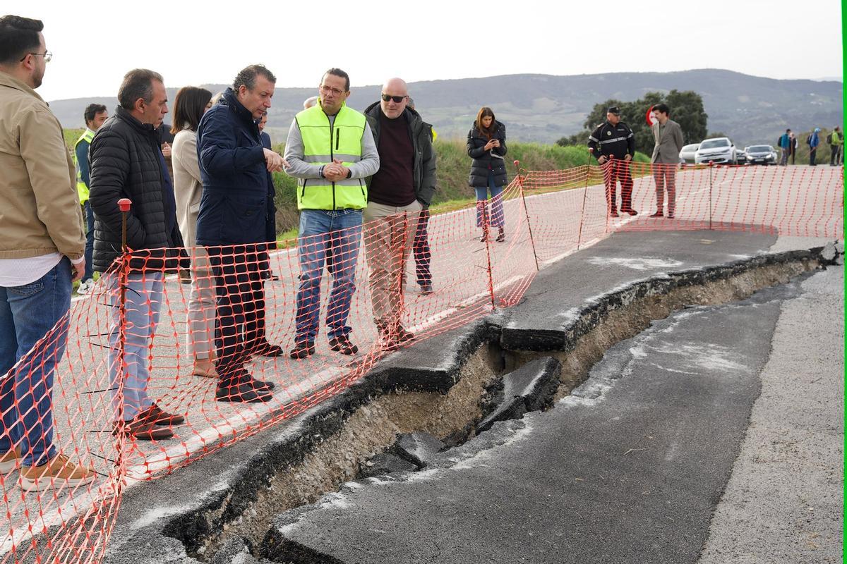 El presidente de la Diputación ha visitado la Sierra Sur, donde ha comprobado los efectos del temporal.