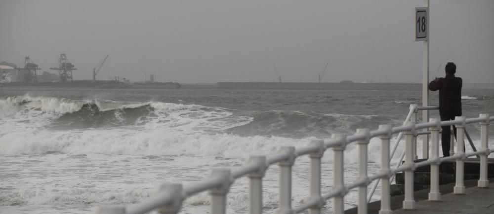 Oleaje en Gijón