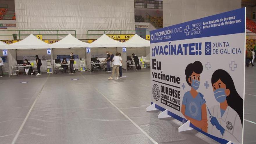 El Paco Paz en una de las jornadas de vacunación.   | // FDV