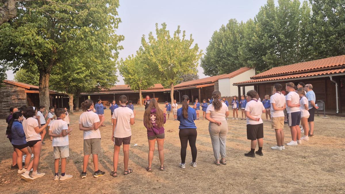 Niños y jóvenes disfrutan de una de las actividades organizadas.