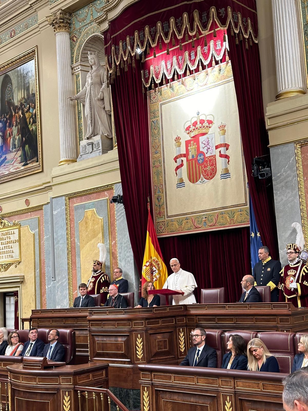 Galería de imágenes: Diputados y dirigentes de distinto signo político de Castellón, con el Papa