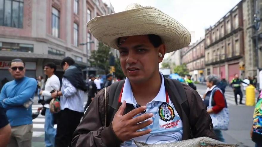 Hinchas mexicanos festejan tras la jornada inaugural de la Copa Mundo