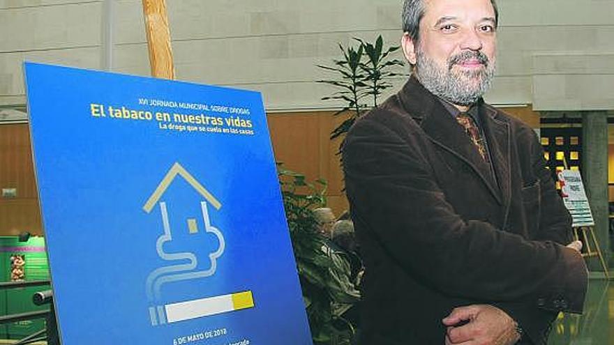 Manel Nebot, ayer en Gijón, donde participó en las jornadas sobre el tabaco.