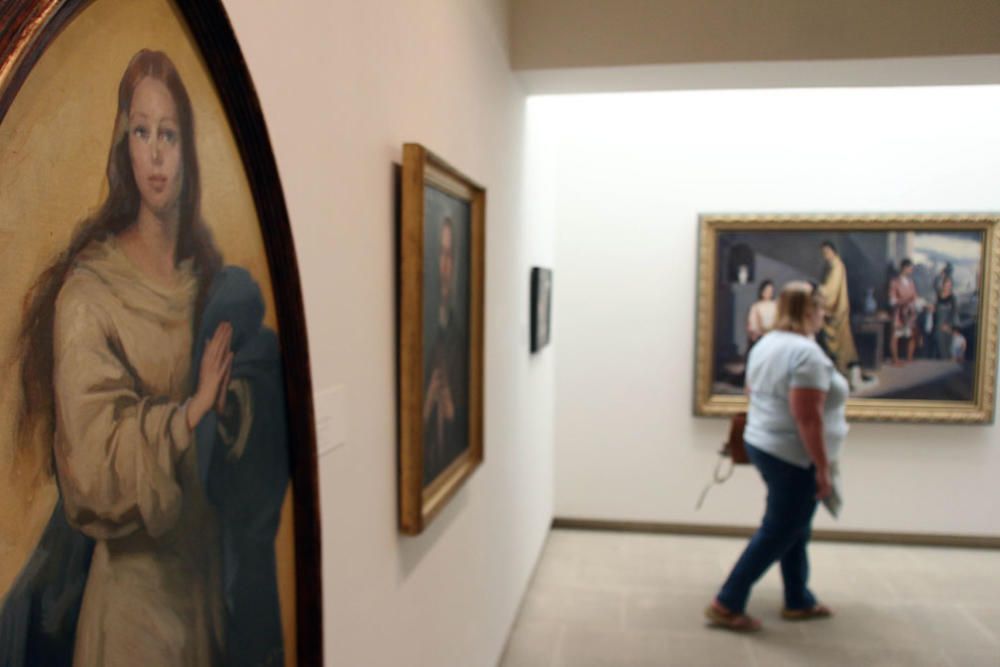 La exposición 'Pintura religiosa' se compone de ocho obras hasta ahora desconocidas para el gran público, del veterano pintor Félix Revello de Toro, firmadas entre 1948 y 2007.