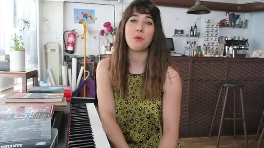 Entrevista con la cantante cacereña Chloé Bird