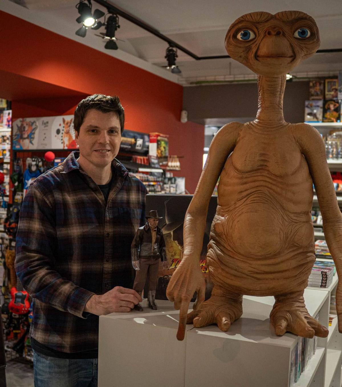 Comics Barcelona, la botiga friqui en un soterrani de les Corts