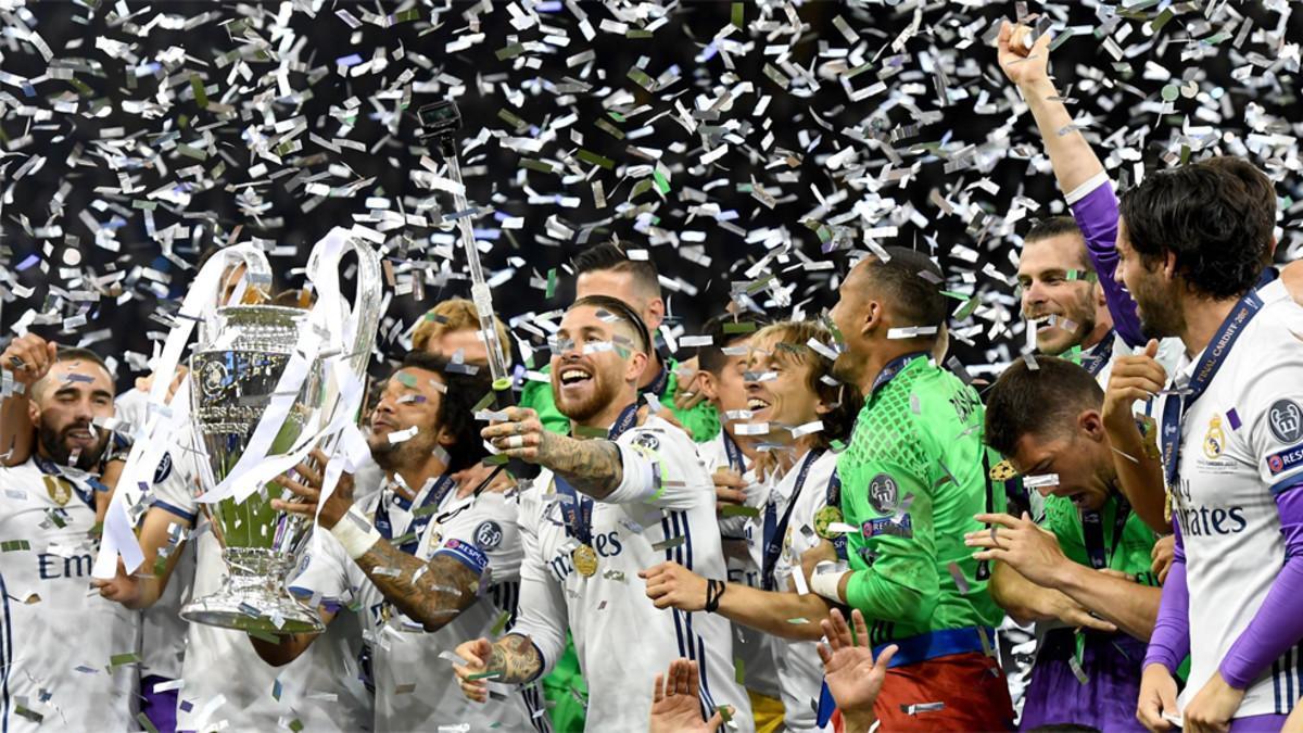 La plantilla del Real Madrid celebra la conquista de la Champions 2016/17