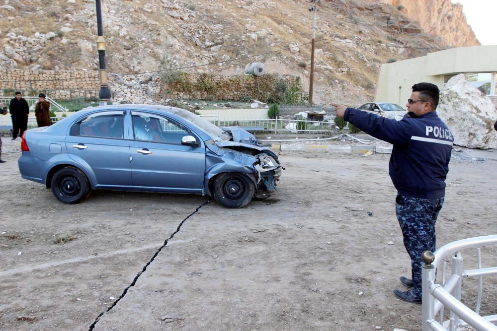 Imatges de les destrosses provocades per un terratrèmol a la frontera entre l''Iraq i l''Iran