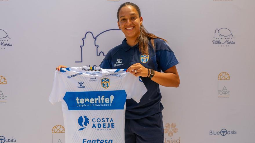 Sakina Diki, presentada por el Costa Adeje Tenerife: &quot;Mi adaptación ha sido muy fácil&quot;