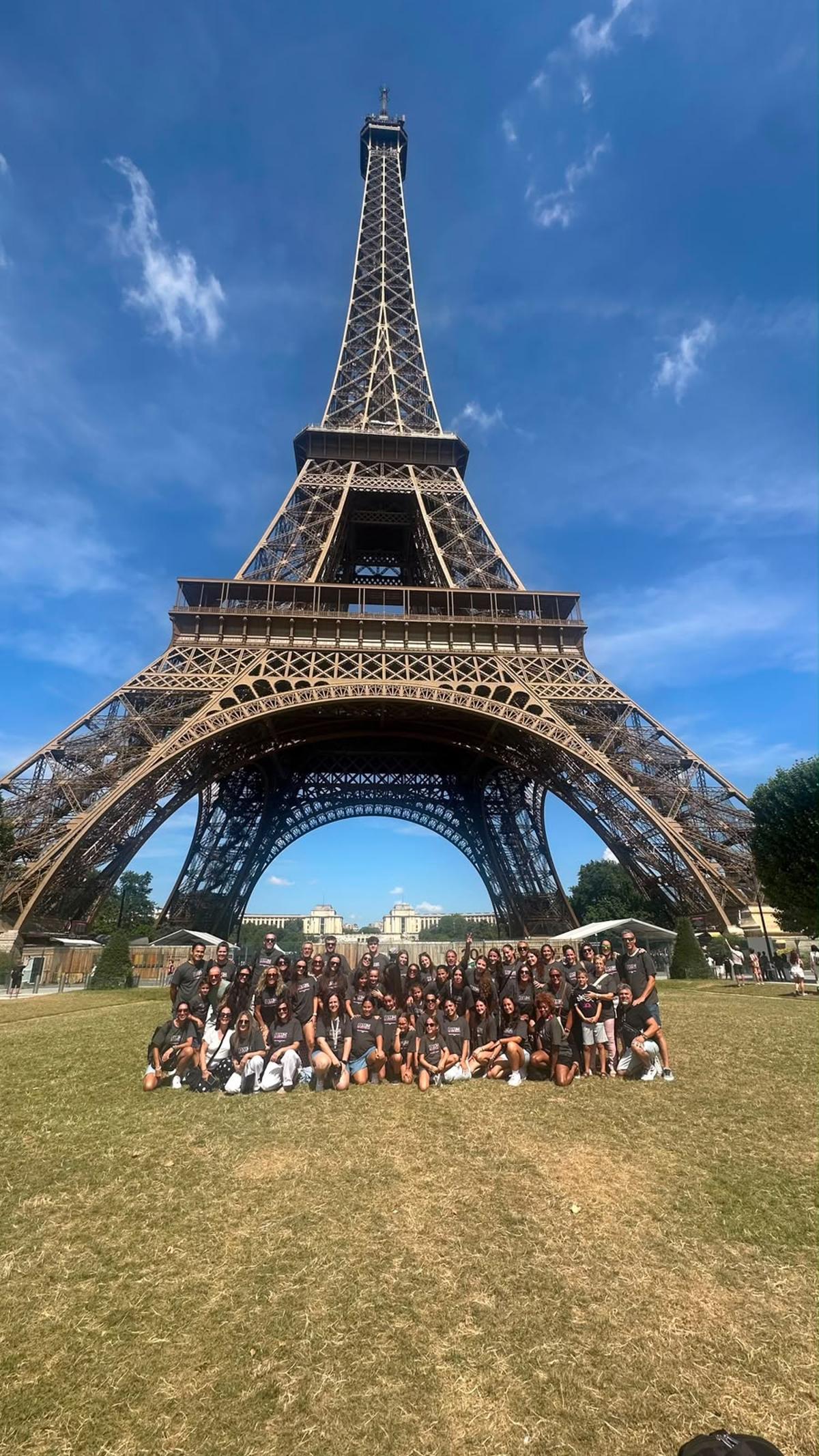 El grup durant l'estada a París.