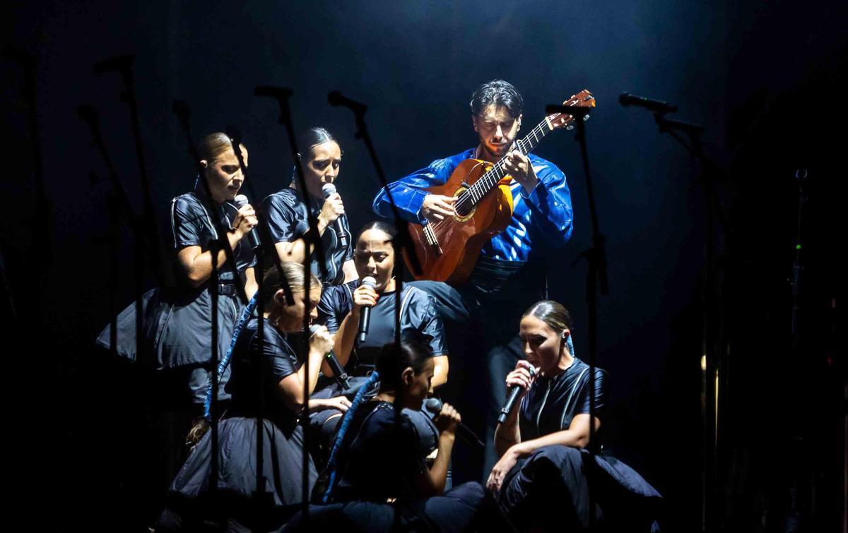 El talento de Yerai Cortés enamora al público en el Muelle 12 de Alicante