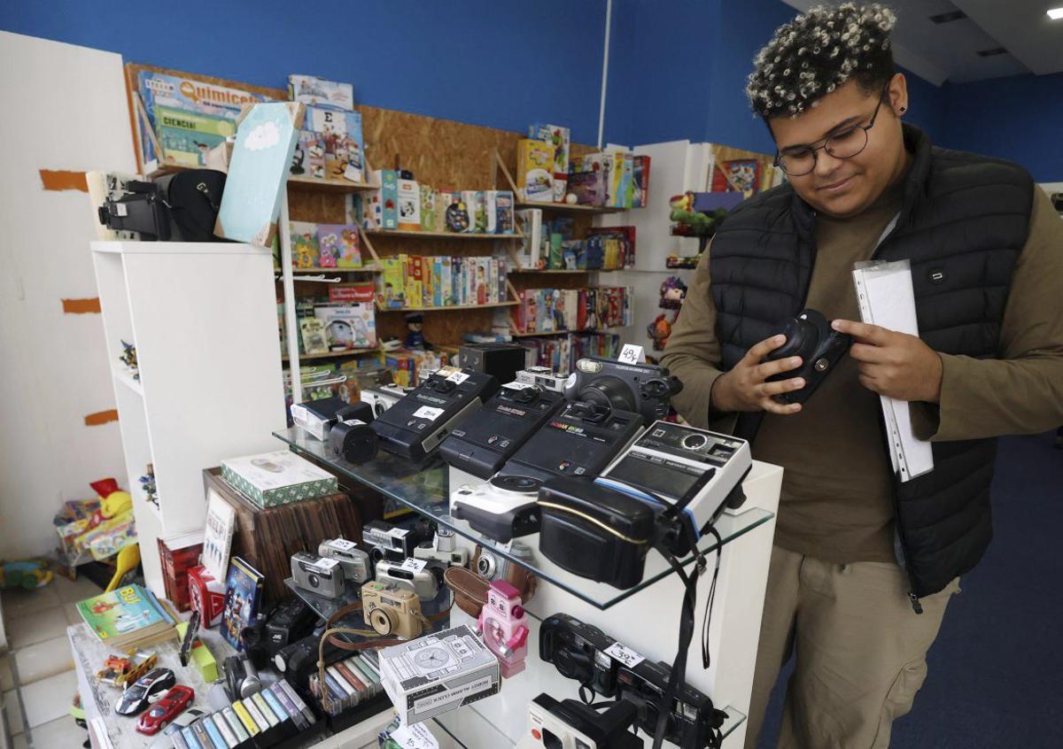 No falta un gran surtido de merchandising y figuras de acción. | GUSTAVO SANTOS