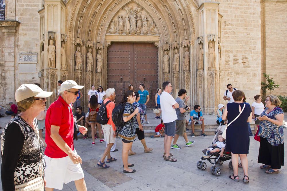 El centro de Valencia, lleno en pleno agosto