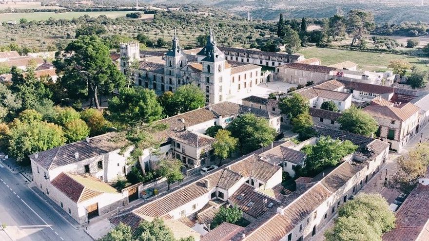 Cerca de la capital, encontrarás un pueblo que rebosa historia