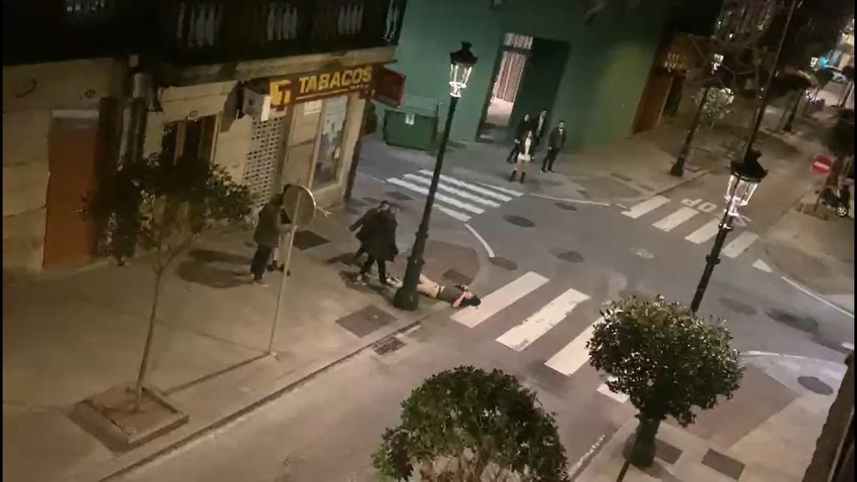 Brutal paliza de madrugada a dos jóvenes en el centro de Vigo