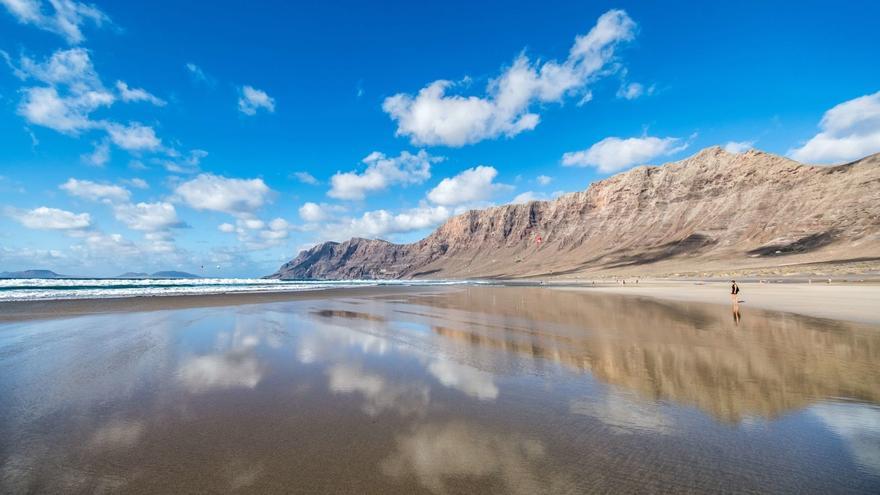 Las 15 mejores playas naturales de Lanzarote: el encanto de lo auténtico